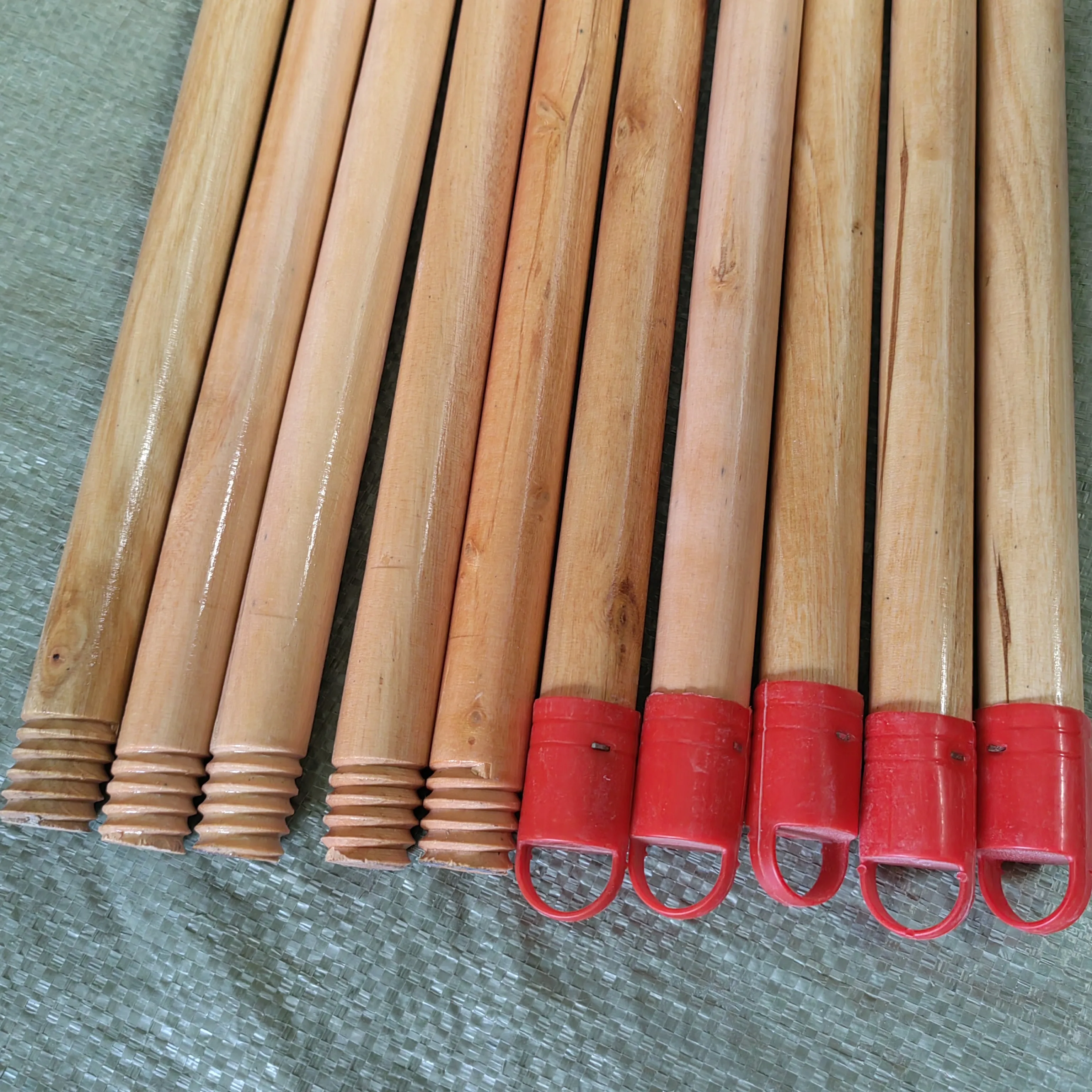 Factory Wholesale Polished Natural Wood Handle Broom Stick Mop Stick