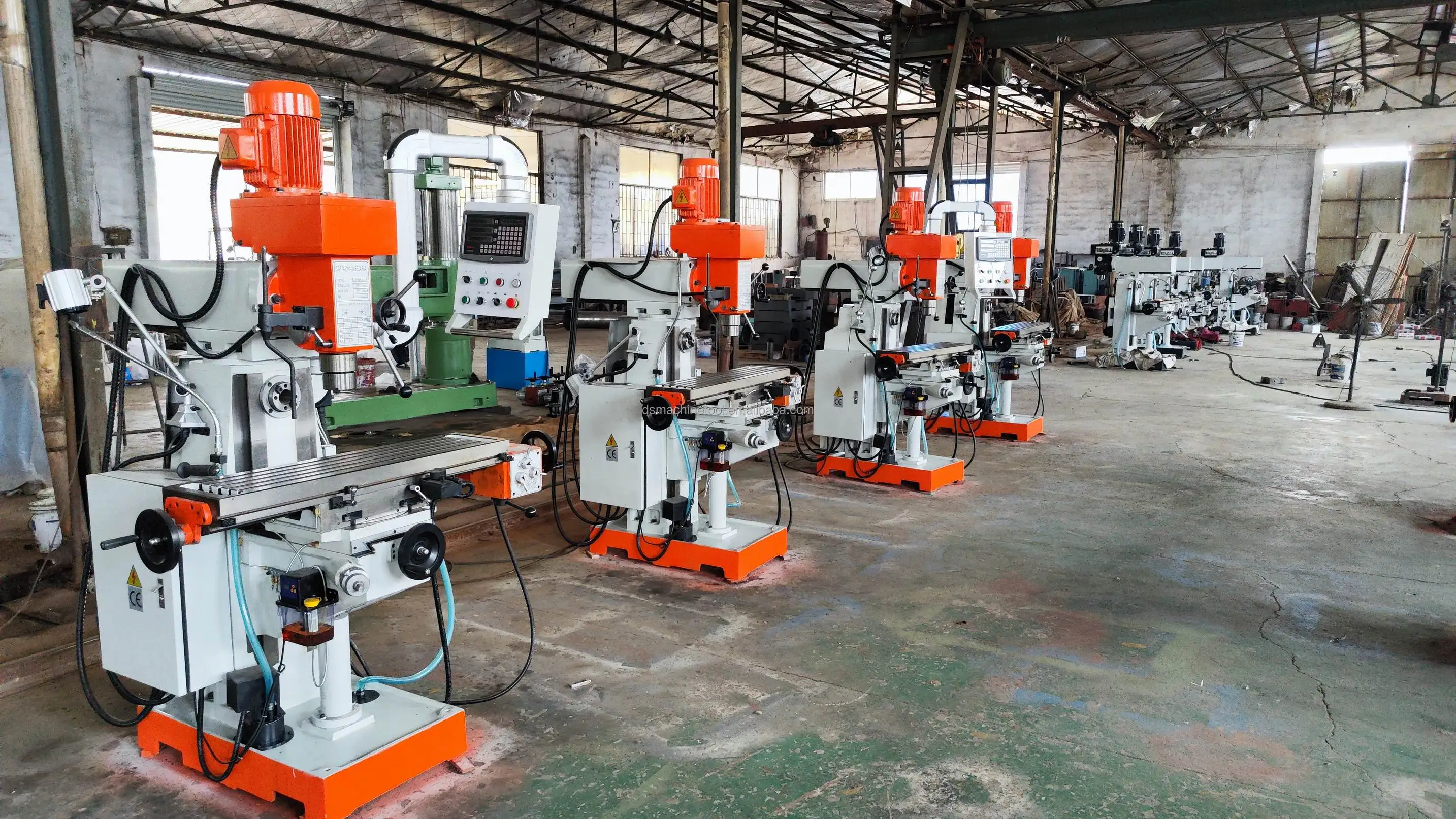 ZX7550CWユニバーサルフライス盤ドリルおよびフライス盤| Alibaba.com