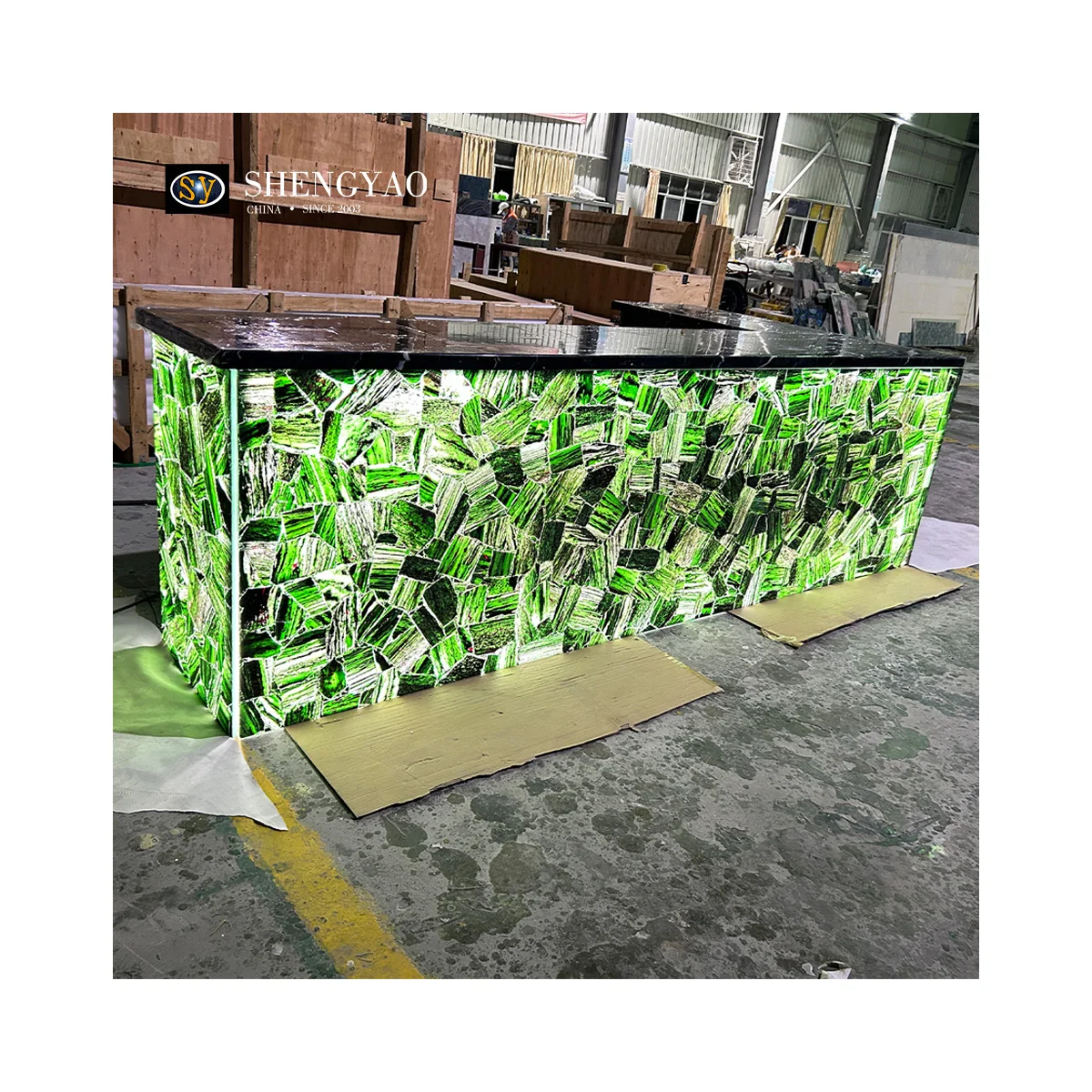 Translucent Commercial Reception Counter Backlit Green Emerald Crystal Quartz Stone Bar Nightclub Hotel Bar Countertop