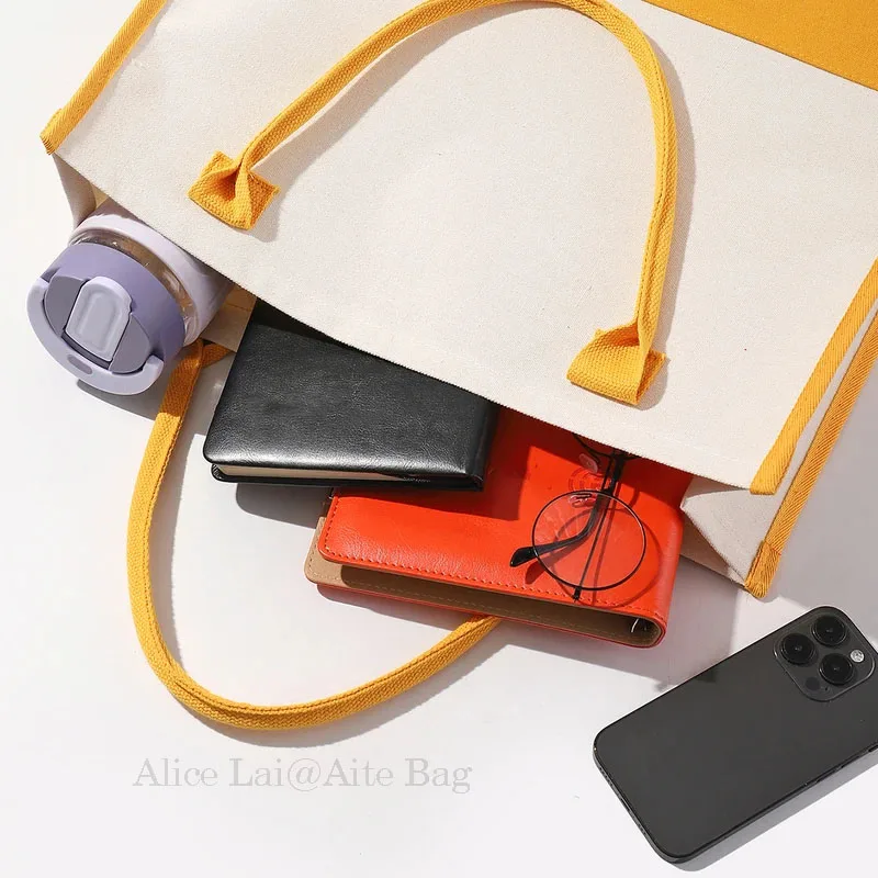 Red Christmas Decorations Gifts Canvas Multi-Colorful Shoulder Tote Bag High Aesthetic Value Waterproof Storage Travel factory