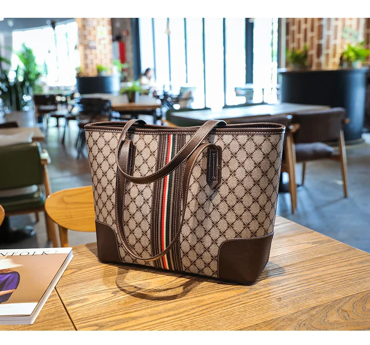 Fashion Women's Bags 2022 New Largecapacity Tote Bags Ins Popular All