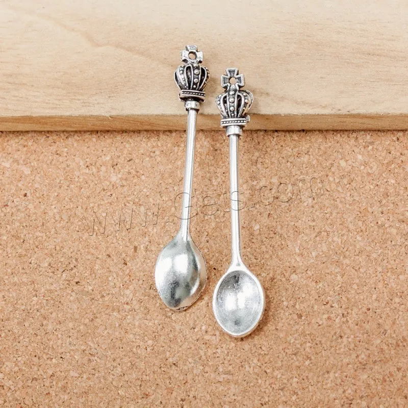 アンティークシルバーカラーの亜鉛合金ツールスプーンペンダント