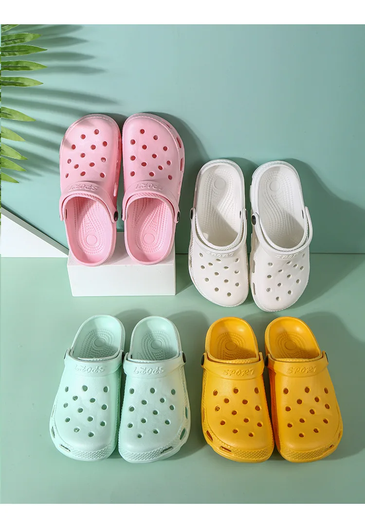 2023 Designer Mens Outdoor Nonslip Waterproof Eva Croc Sandals Womens