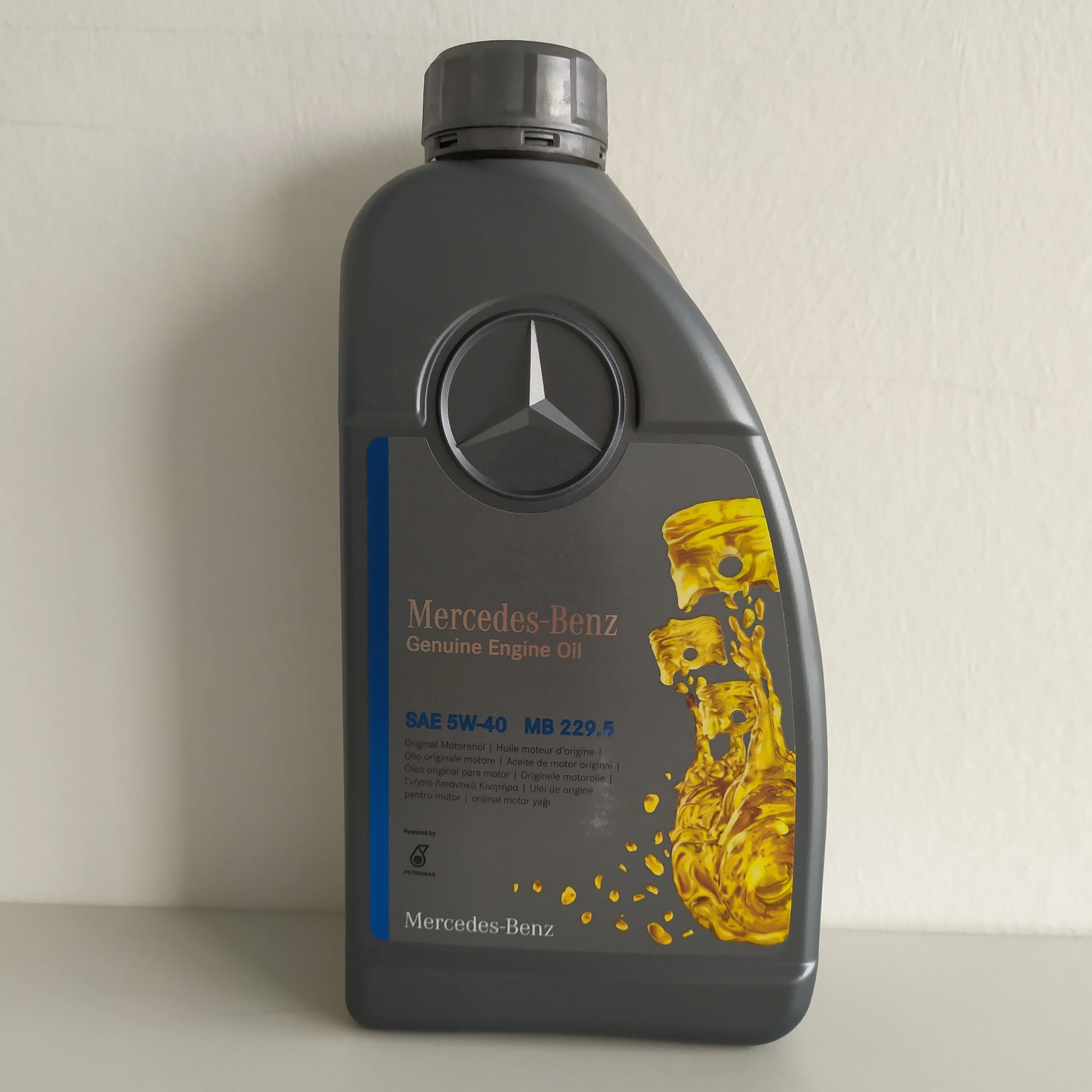Масло mb 5w40. MB Oil 229.5. Petronas 5w40 229.5. Genuine engine Oil MB 229.71. 229.31 Масло Mercedes-Benz.