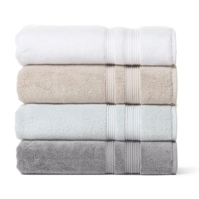 Полотенце какое число. Белое полотенце. Towel Set полотенца best quality. Полотенце из микрофибры белое. Полотенце WELLFORT махровое 70*120 Royal мята ZT.