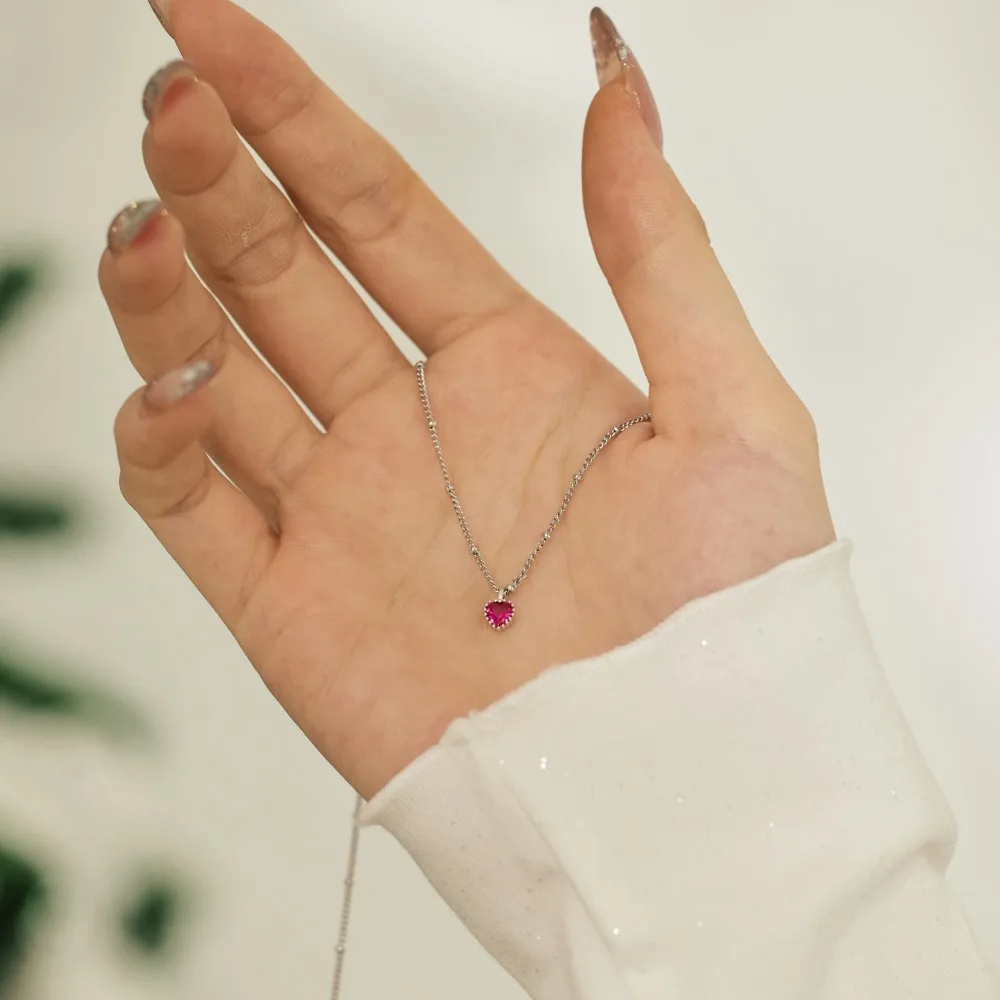 KAKODIY fashionable and simple design suitable for Christmas and Christmas gifts 925 Sterling Silver Cubic Zirconia ruby 5A zirconia heart-shaped pendant necklace detail 6