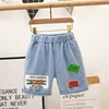 Pantaloncini con lettere quadrate