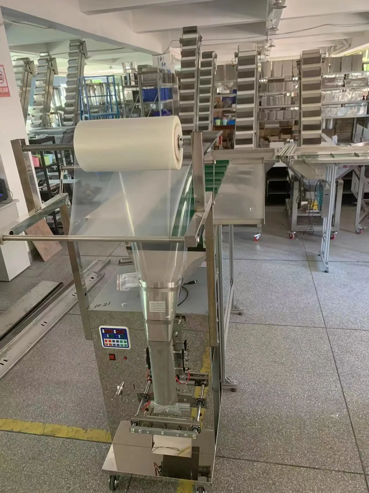 Customized Multi Purpose Counting Plastic Parts Metal Hardware Toy Food Bag Filling Sealing Vertical Packing Machine