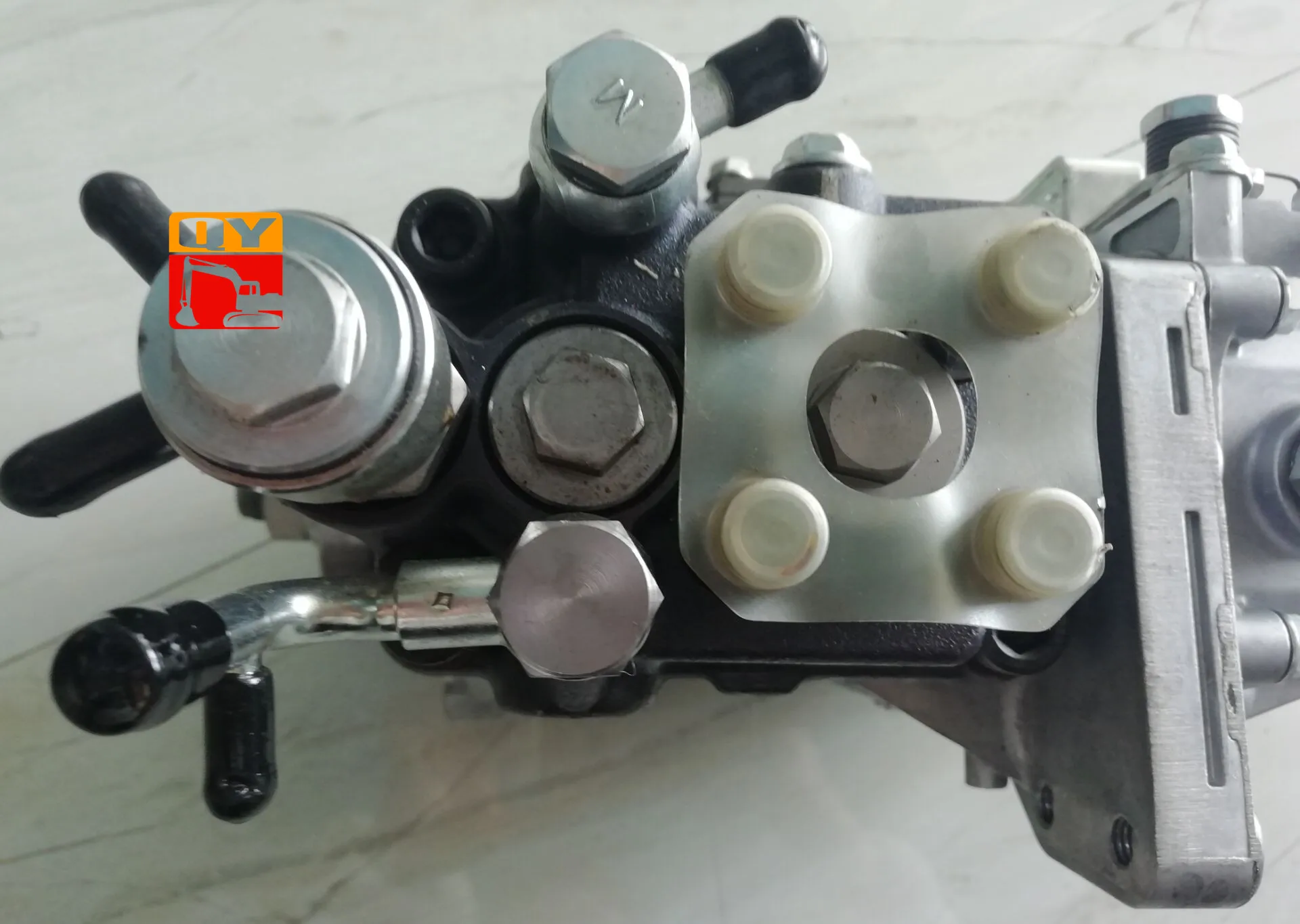 WB93R-2 INJECTION PUMP-5.jpg