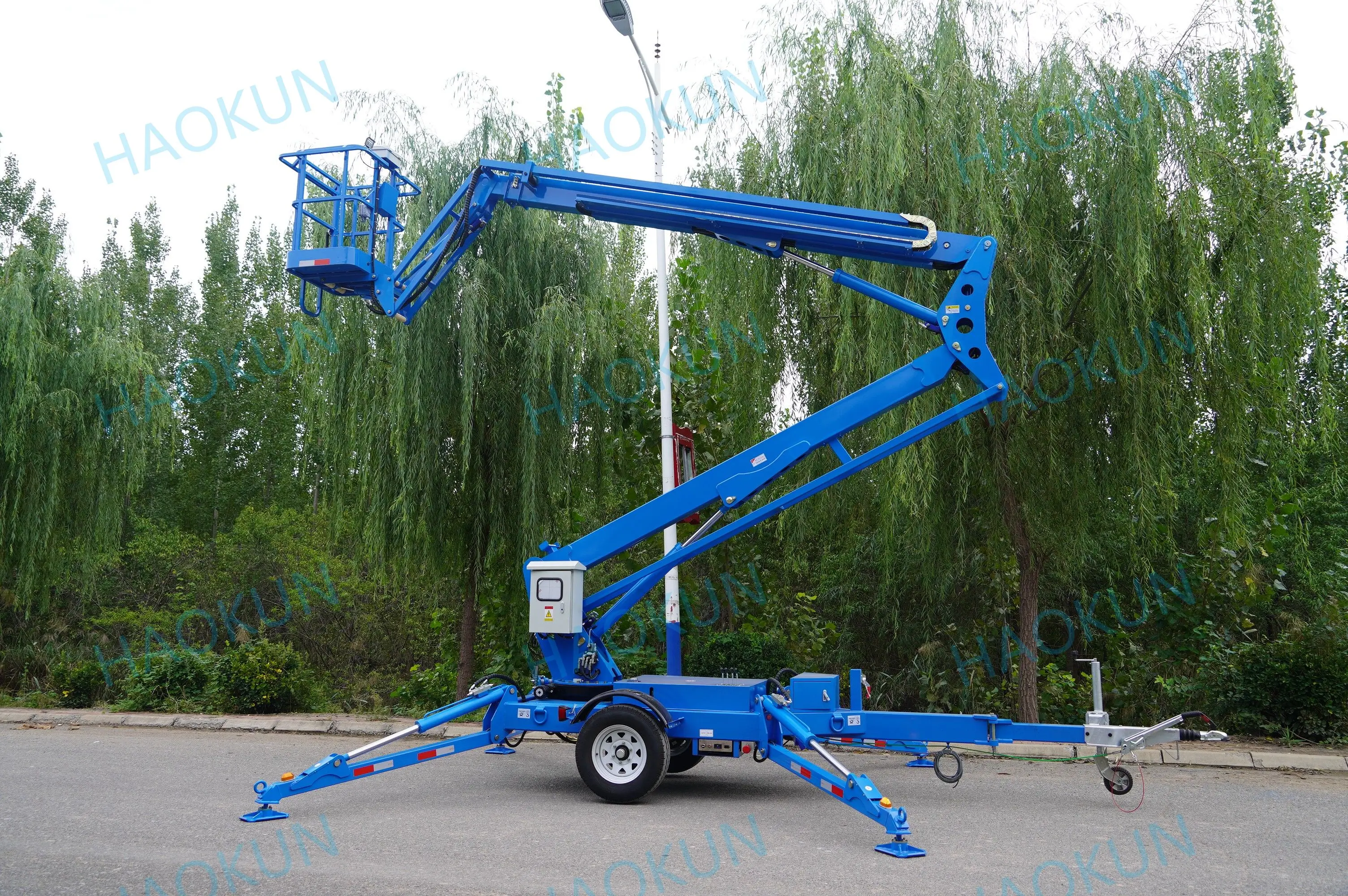 Factory Direct Supply Boom Lift Work Vehicle Electric Traction Meters Trailer with Folding Arm Lifting for Aerial Work