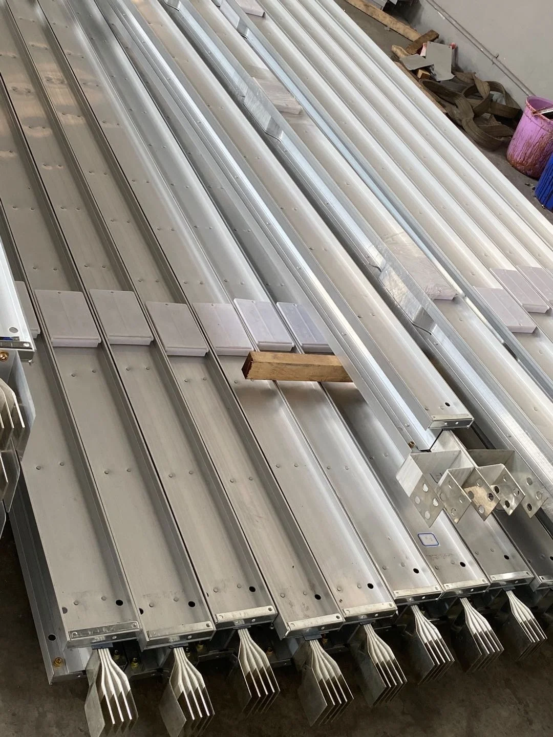 Power Supply Copper and Aluminum 2500A Busbar Bus Duct