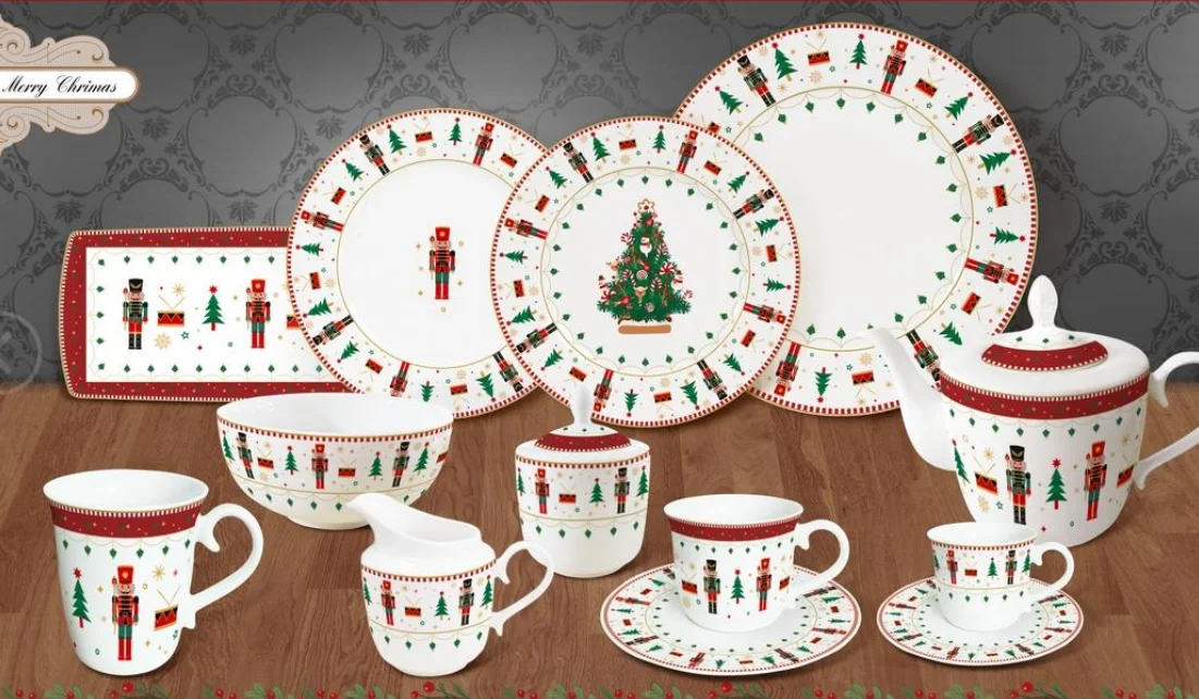 Taohui Ceramic Porcelain Customizable Christmas Vibe Dinner Set Dishes Bowls and Tea Cups for Home supplier