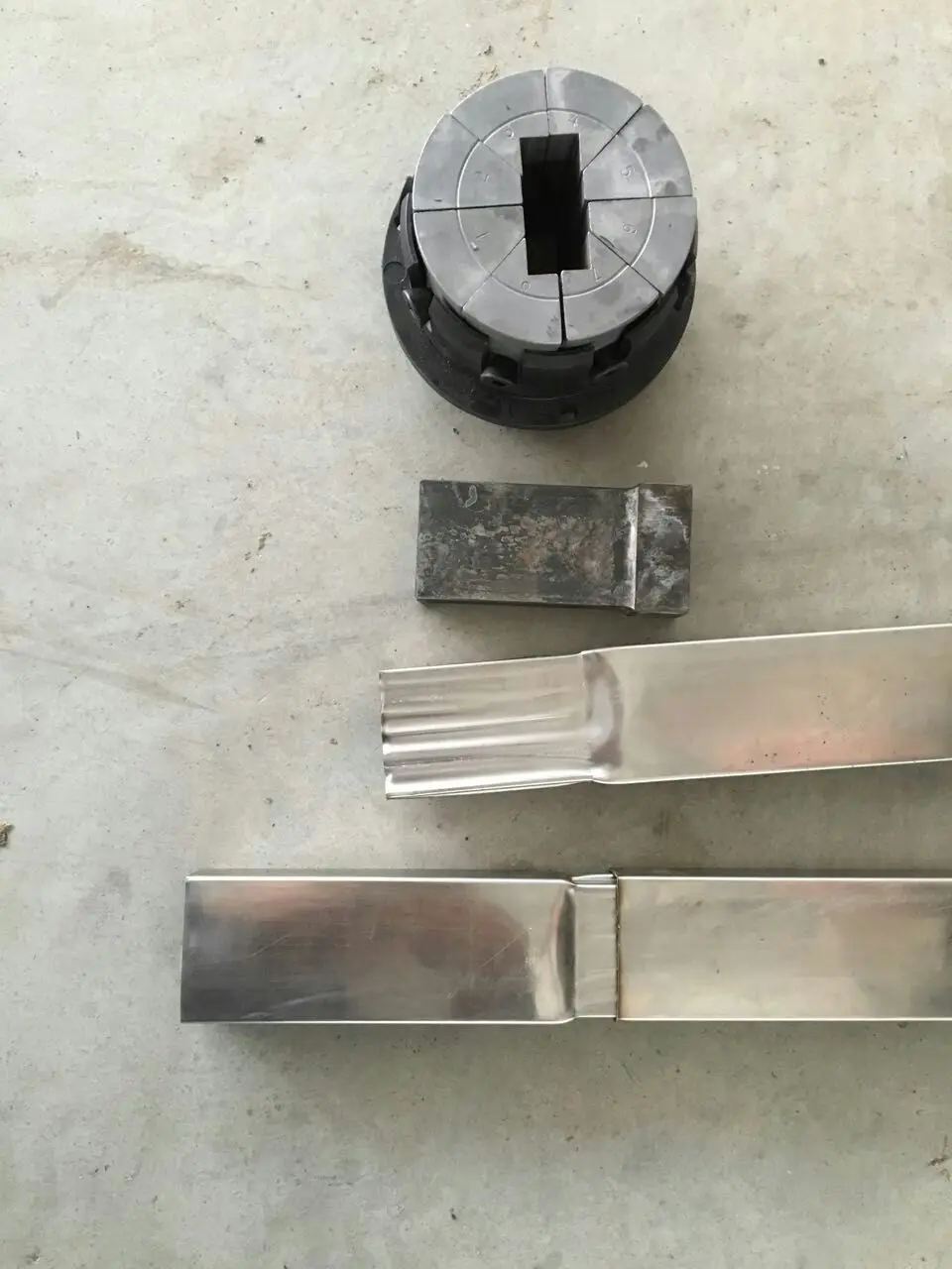 Производитель Прямая поставка компрессионная машина для труб автомобильная кондиционирования воздуха формовочная