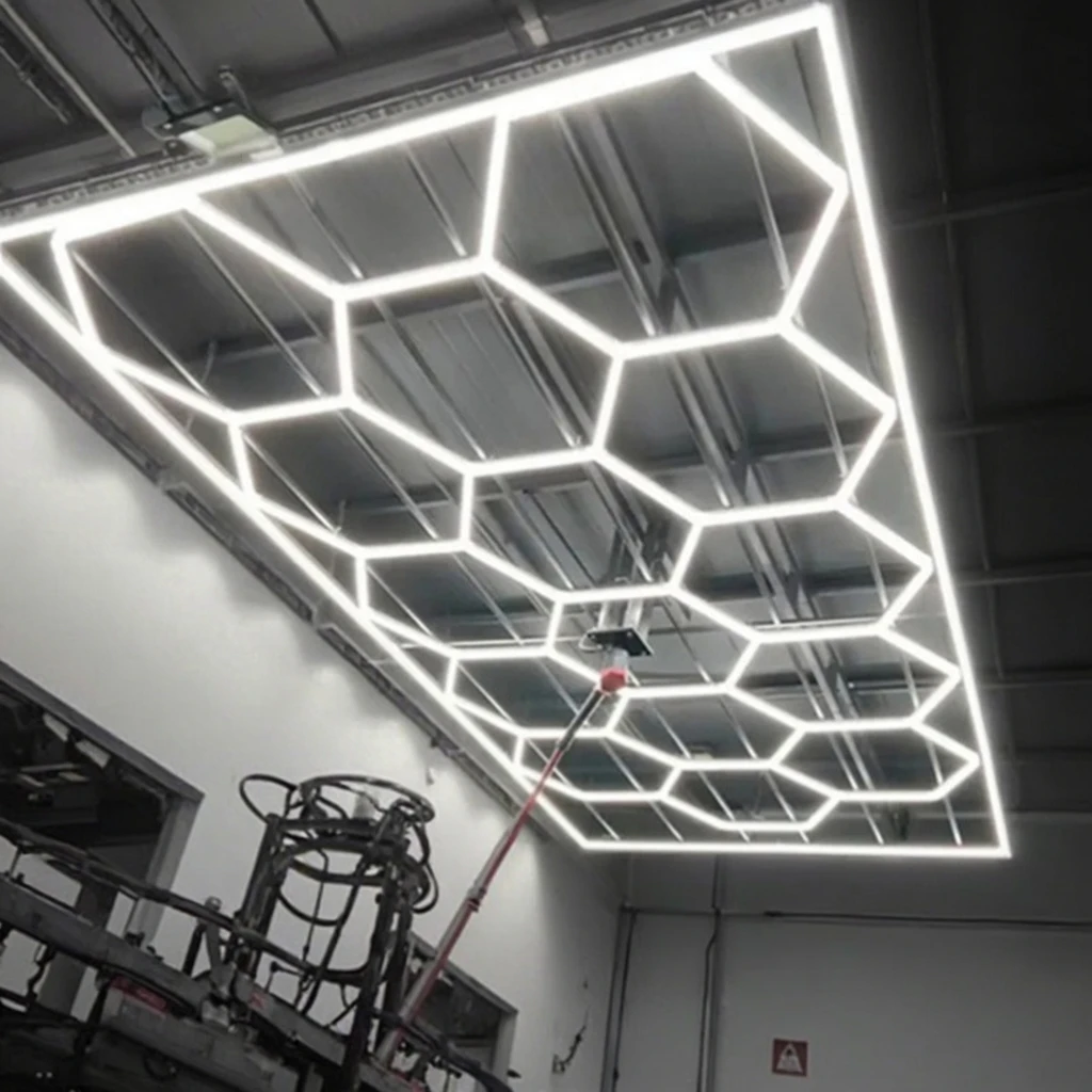 6500k 2.4*4.8m アルミ製六角形LED天井灯 - ガレージ用作業灯