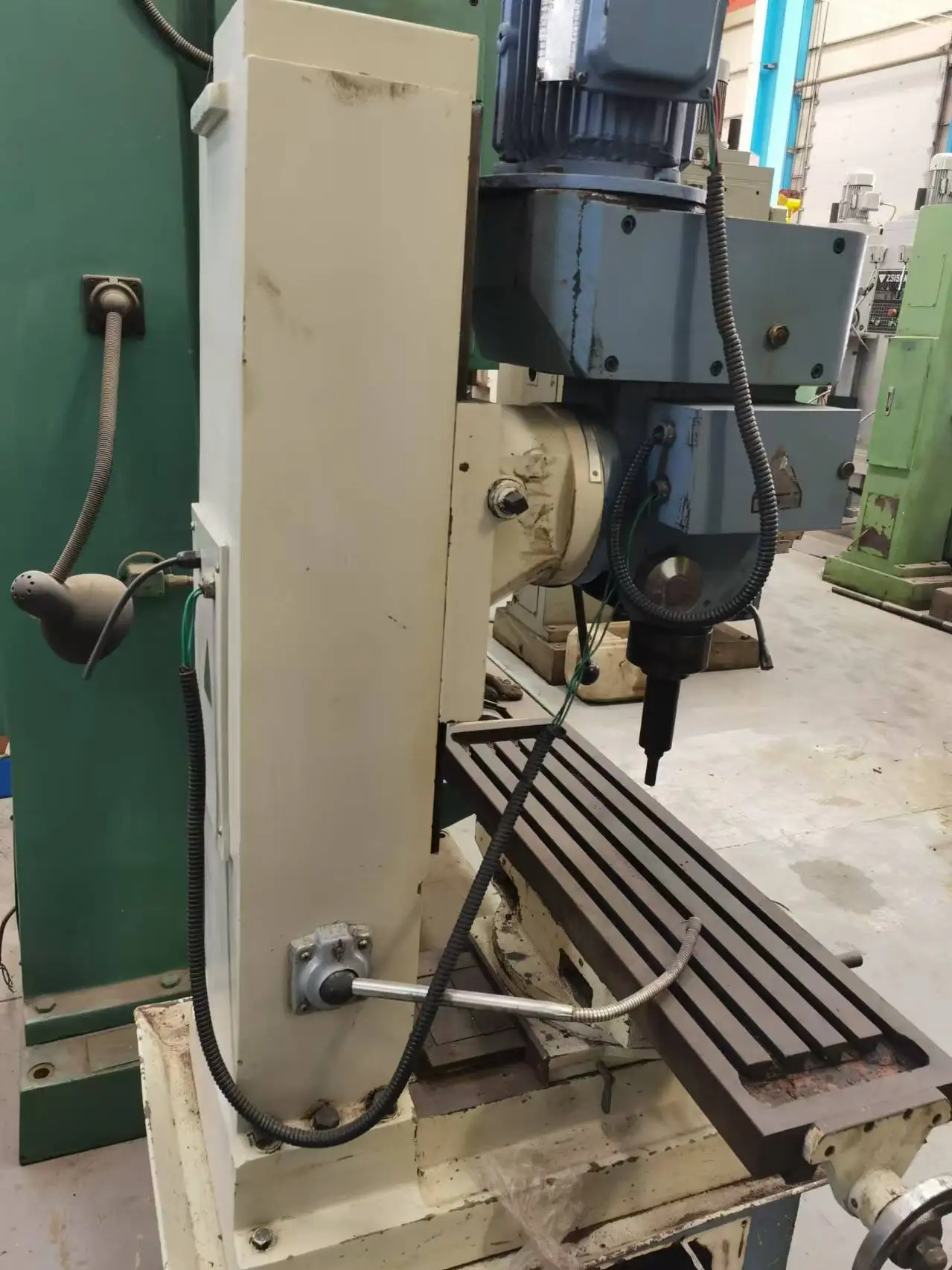 Light Digital Display No. 4 Turret Milling Machine Second-hand Machine and Small Manual Drilling and Milling Machine ZX40