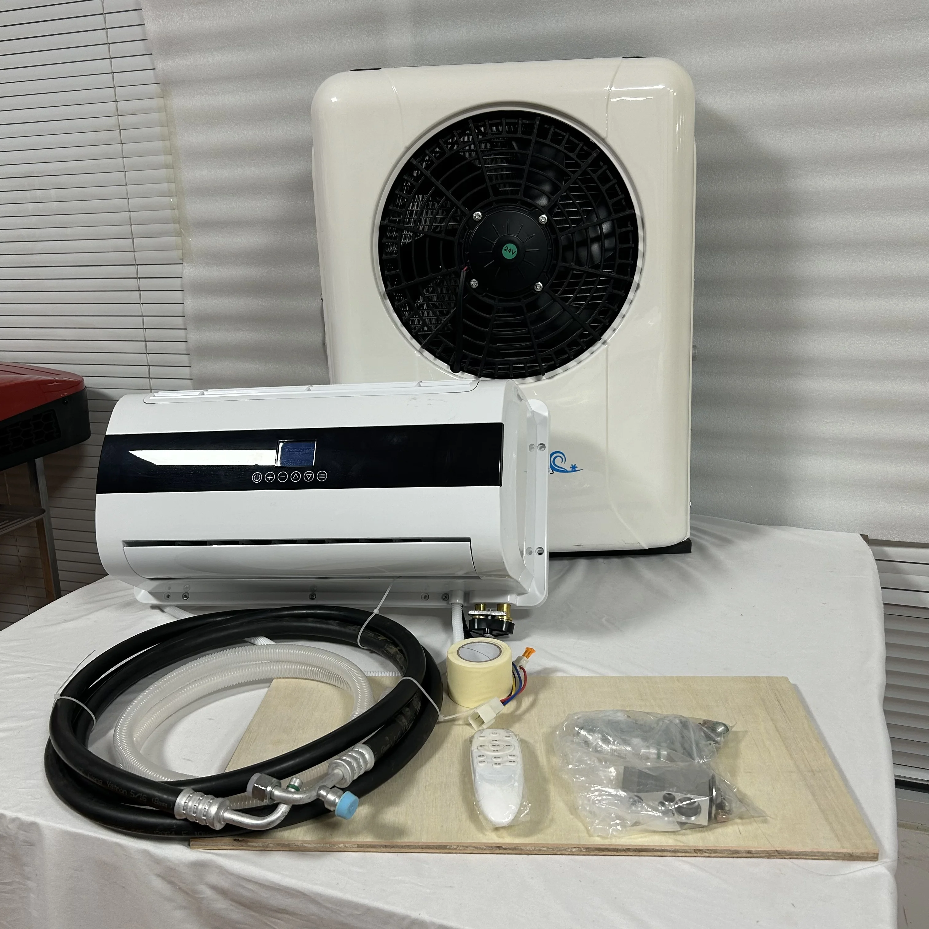 Parking Lot Backpack Air Conditioner 24 Volt DC Inverter Cooling Truck  Construction Truck Chiller 12 Volt