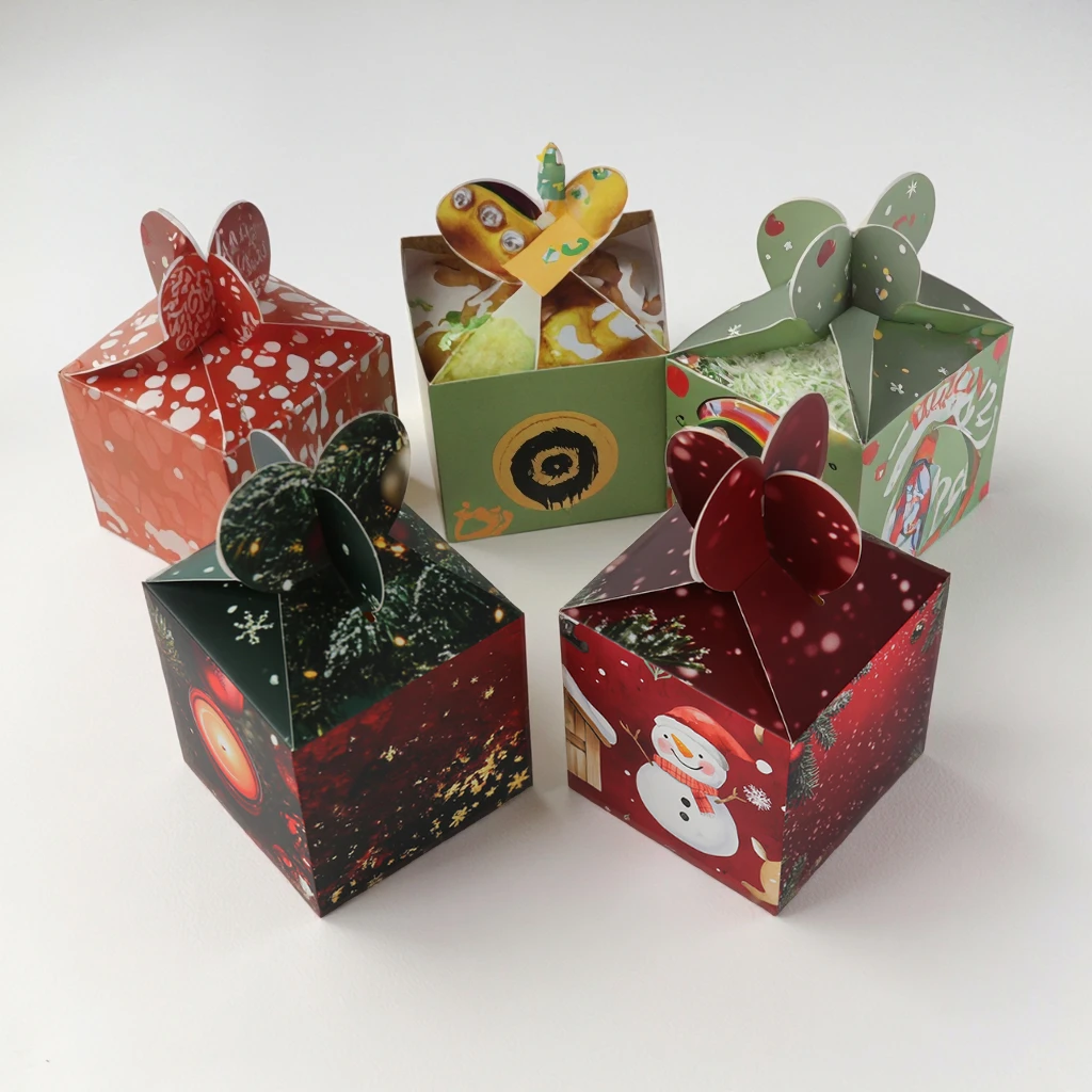 Tilpassbar hvit eske av kortholdt papir – myk brettbar gaveemballasje for juleepler – unik og stilfull gaveeske