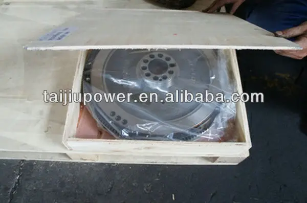 Engine 352 Parts Truck Flywheel 3520303905 for Mercedes
