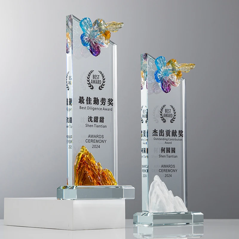 Factory wholesale custom Little bee industrious trophy k9 crystal supplier