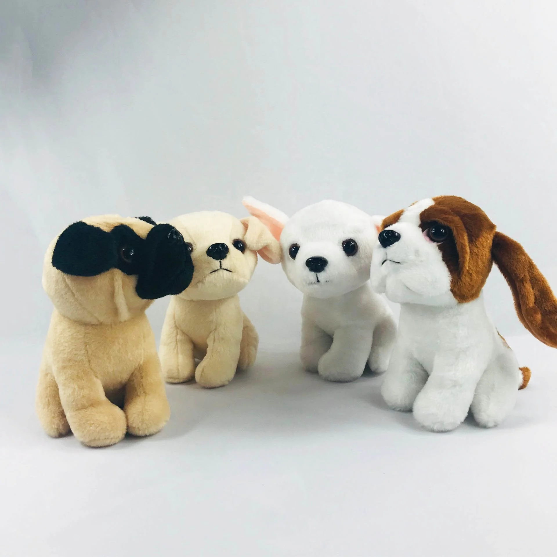 パグ ぬいぐるみ 小型 愛らしいミニぬいぐるみパグ犬の子犬ぬいぐるみチワワ犬の