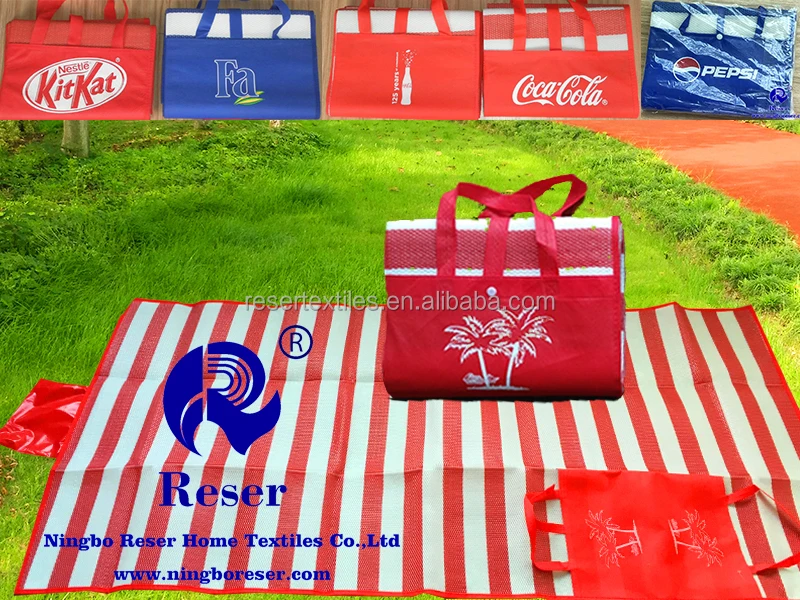 Premium Outdoor 100% Polyester Water-Resistant Stripe Knitted Style Portable 3Ply Lightweight Customizable Picnic Blanket for