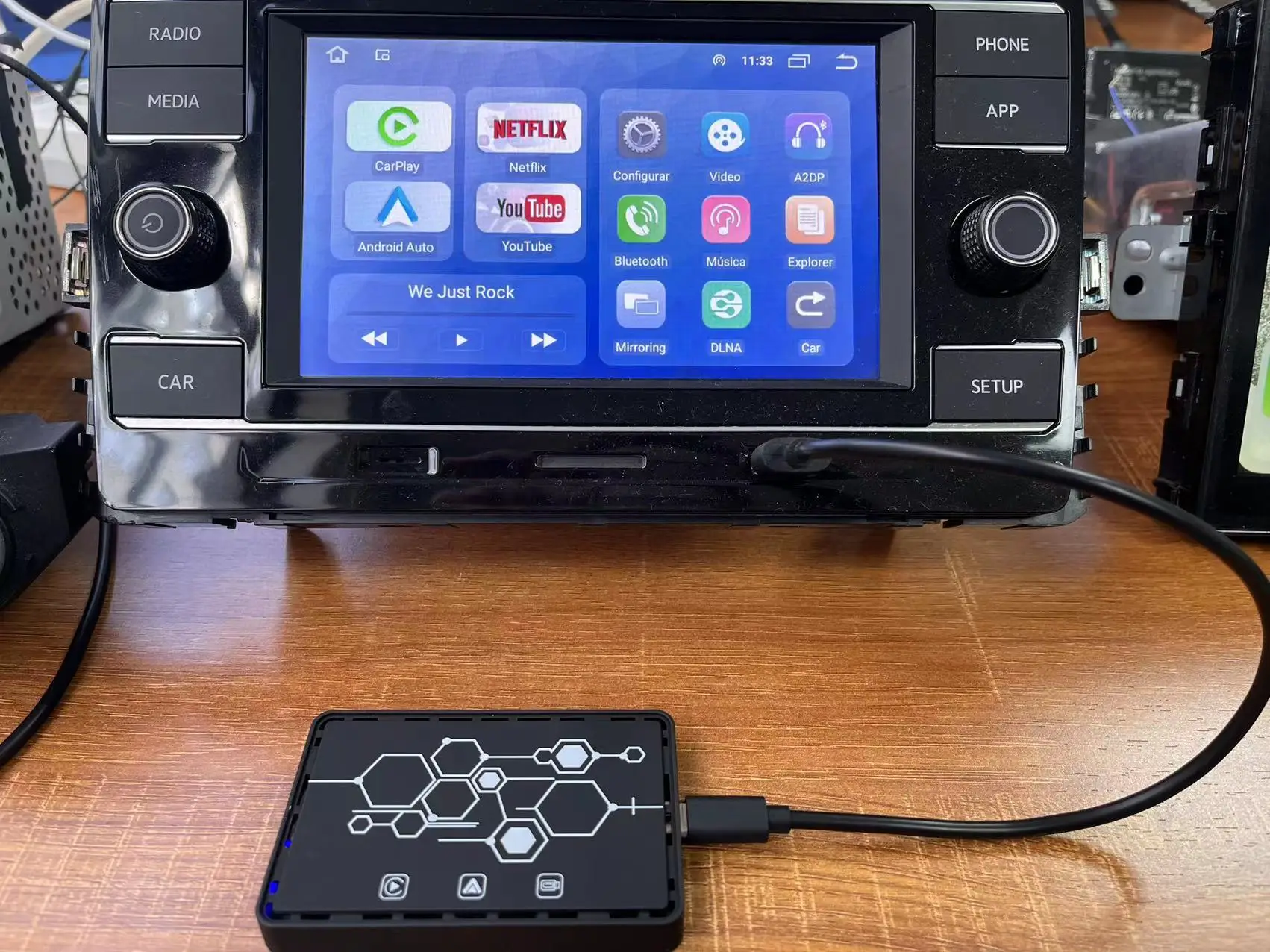 wireless-carplay-android-auto-4-in-1-cp-adapter-for-youtube-netflix