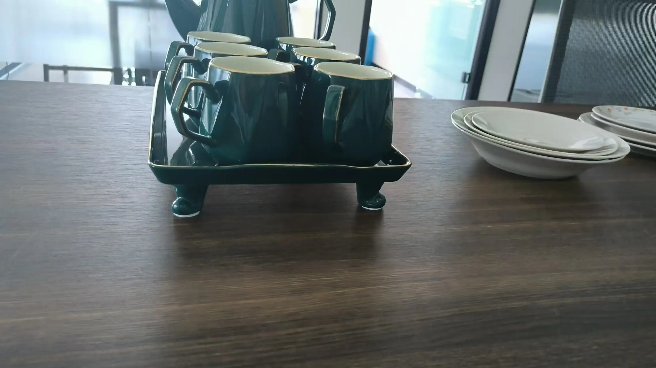 Valuable Emerald Color Ceramic Teapot Set Full Gold Rim Outside Cup with Dolphin Spout Which Is Quite Matched with Modern Life