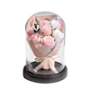 7 rosas sobre fondo negro rosa blanco