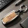 Étui à clés en grain de bois chrome-beige perle de type E-boucle pratique
