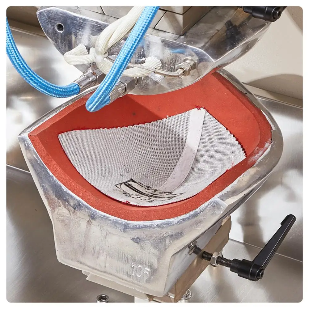 Специальная форма для крепления передней