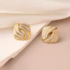 Pendientes blancos