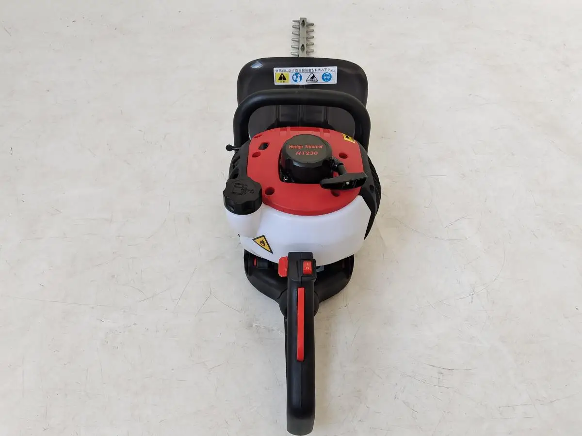 UM-HT230 Hedge Trimmer - High Efficiency 2 Stroke Purning Shears