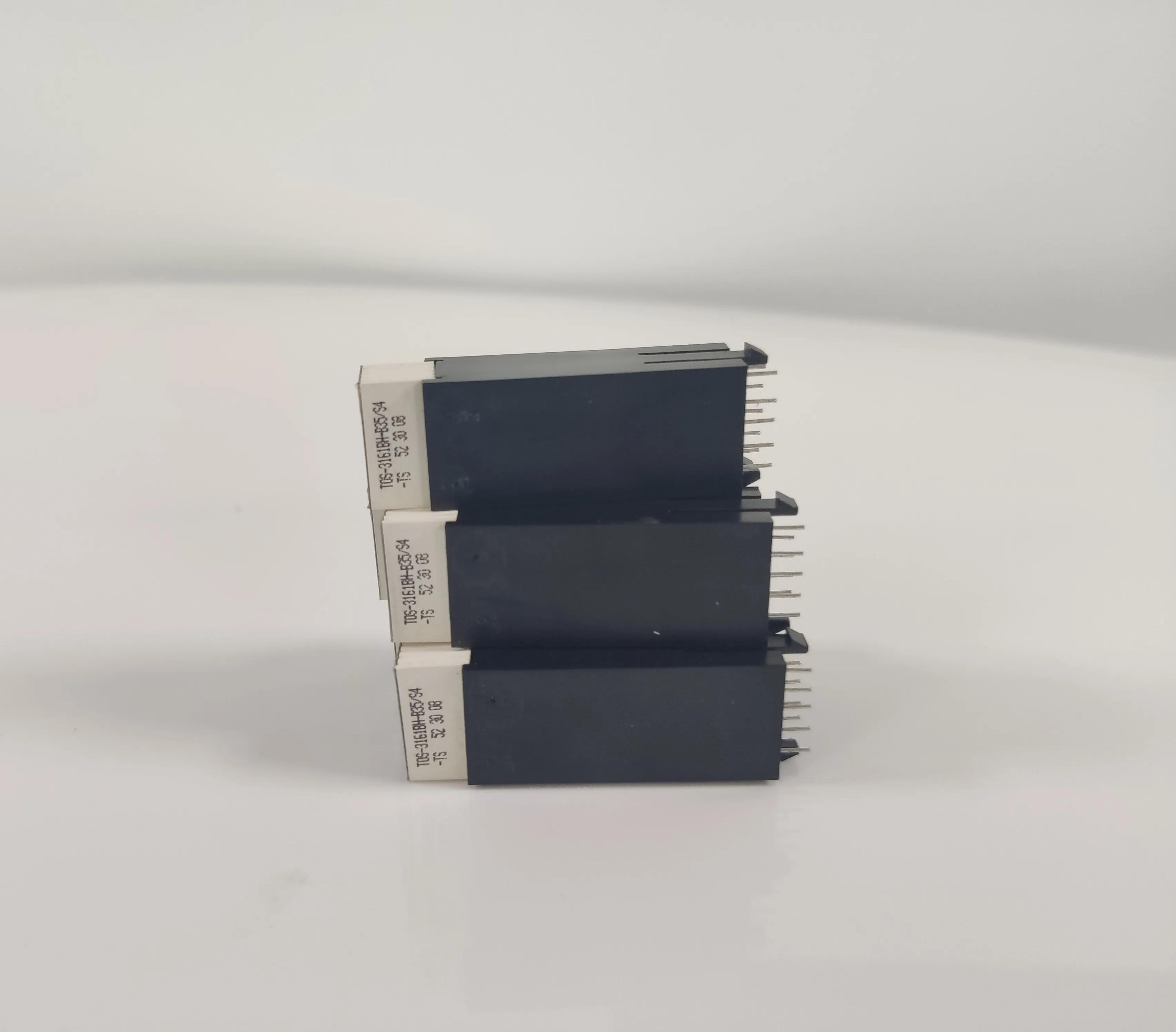 High quality 0.36 inch (9.10mm) red highlight common anode high-base one-digit 7 segment led display digital tube