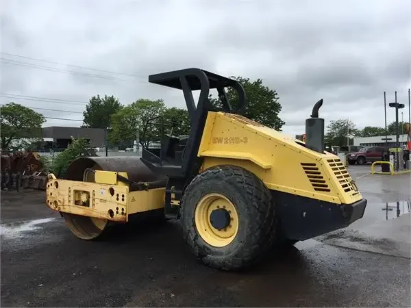 ドイツ製オリジナルボーマグロードローラーBW213D ボーマグ土壌転圧機