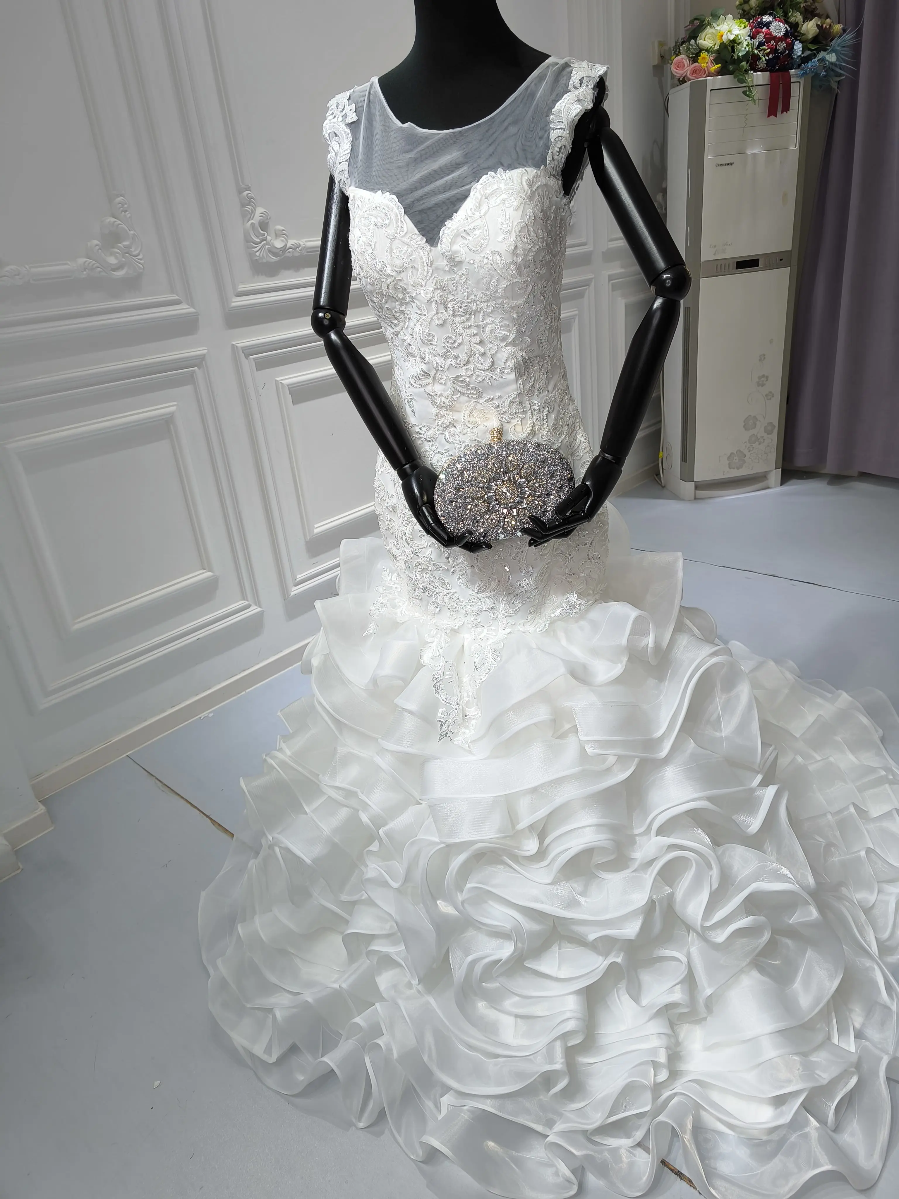 2024 Customize African Sleeveless Round Neck Mermaid Wedding Bridal Dresses Ruffle Fish Tail Wedding Dress Bridal Ball Gown