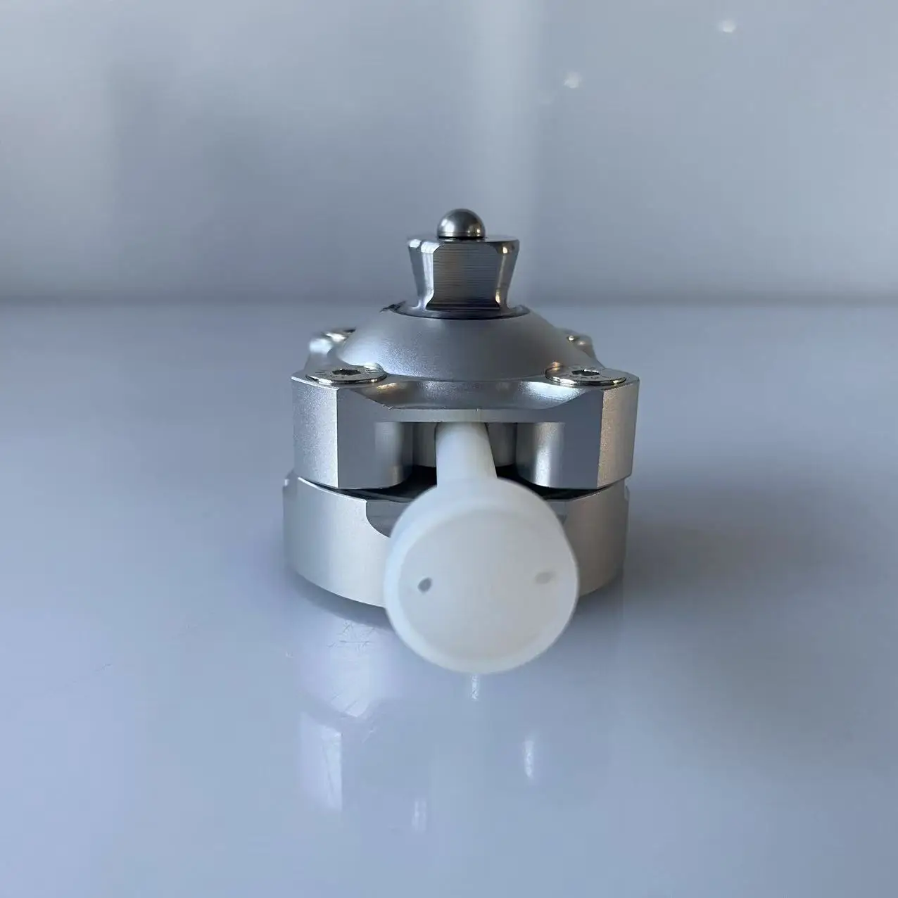 Silver Detachable Aluminum Alloy Orthotics Prosthetic Adapter with Gel Cover Lock for Secure Prosthesis Fit