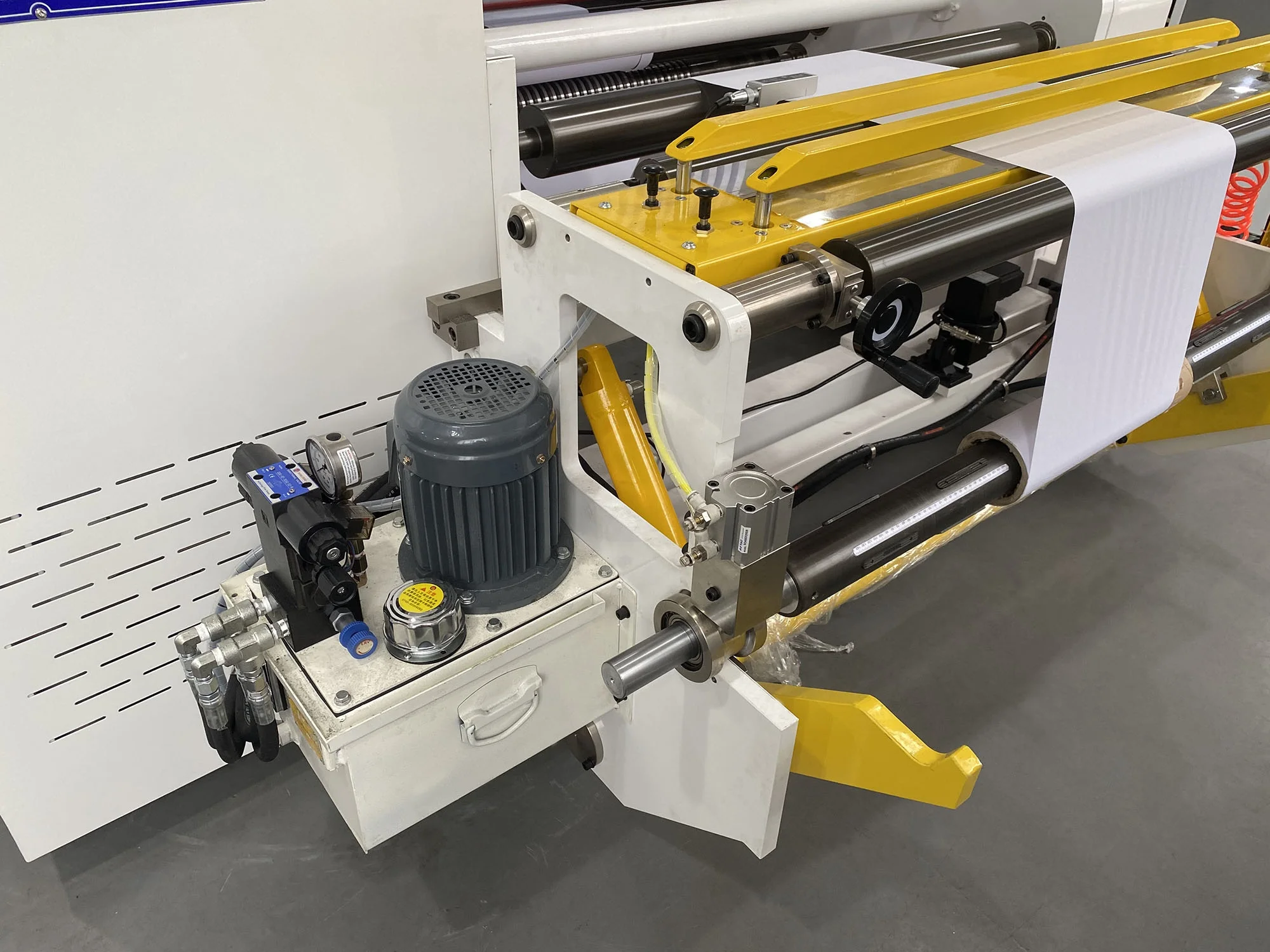 YDZX-1100F Center Surface Slitting Machine for Nomex Insulation Paper