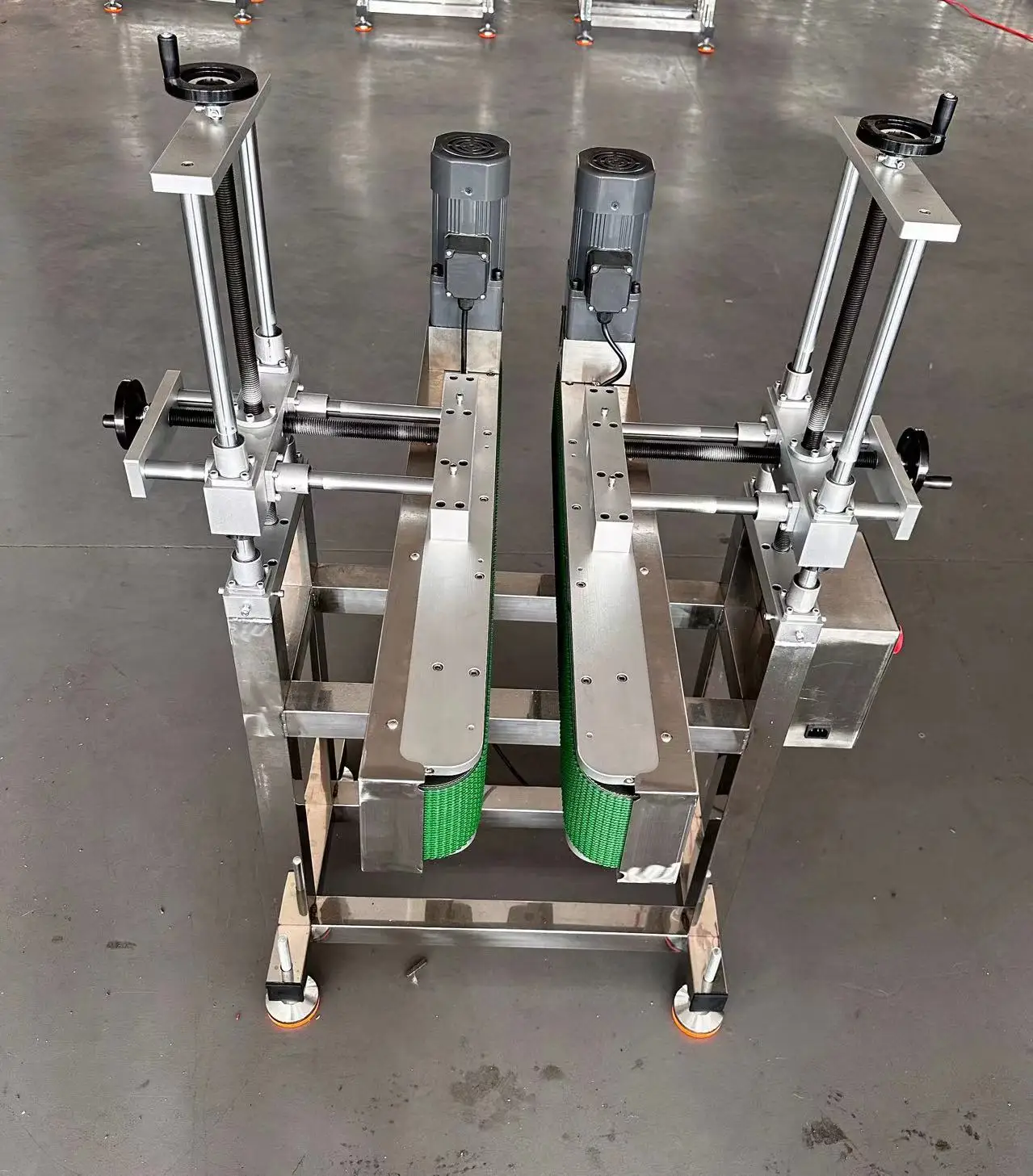 Bifa Transfer Bottomless Side Gripper Belt Conveyor For Pet Bottle