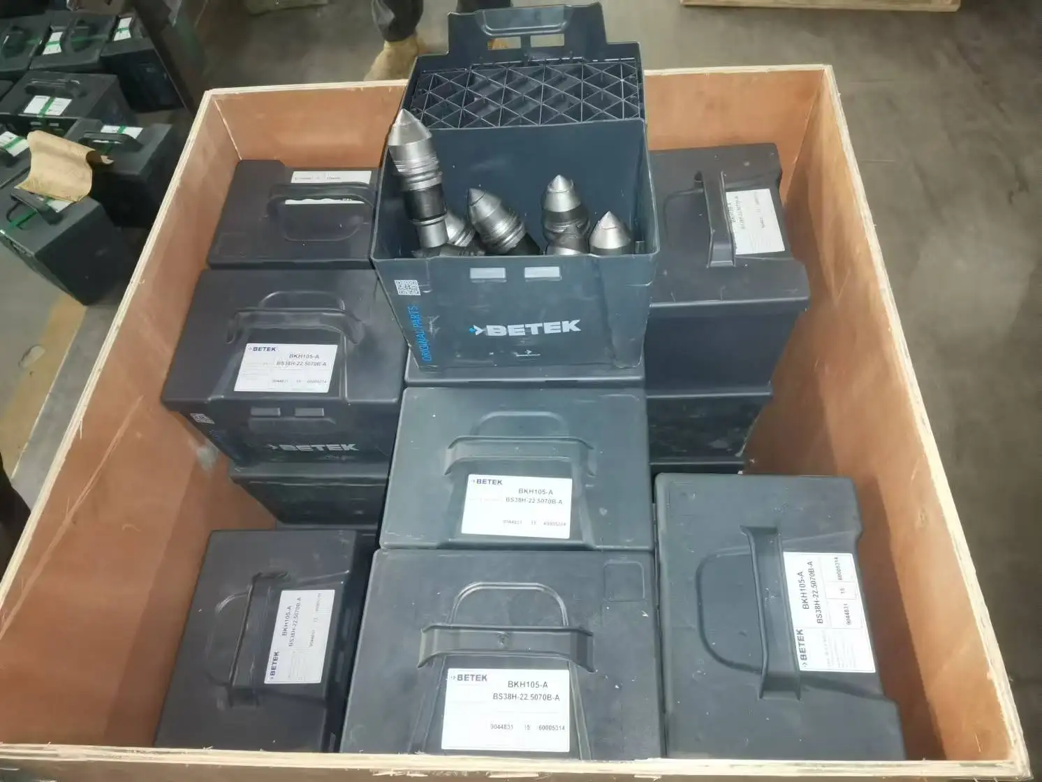 BETEK BKH105-A Bits - Durable Cutting Teeth for Drilling Rigs