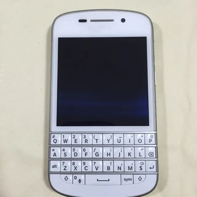 blackberry q10 white