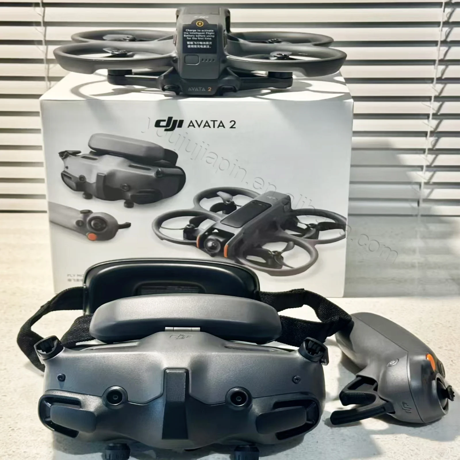 DJI Avata 2 Fly More コンボ（バッテリー3個）双眼魚眼視覚測位FPV 