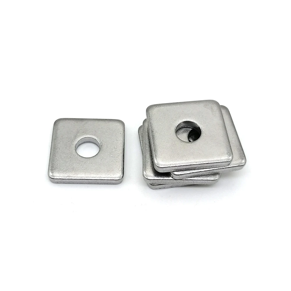 Factory Wholesale high quality M4 M6 M8 M10 M12 M16 carbon steel zinc plated square washer for all kinds of equipment fixing