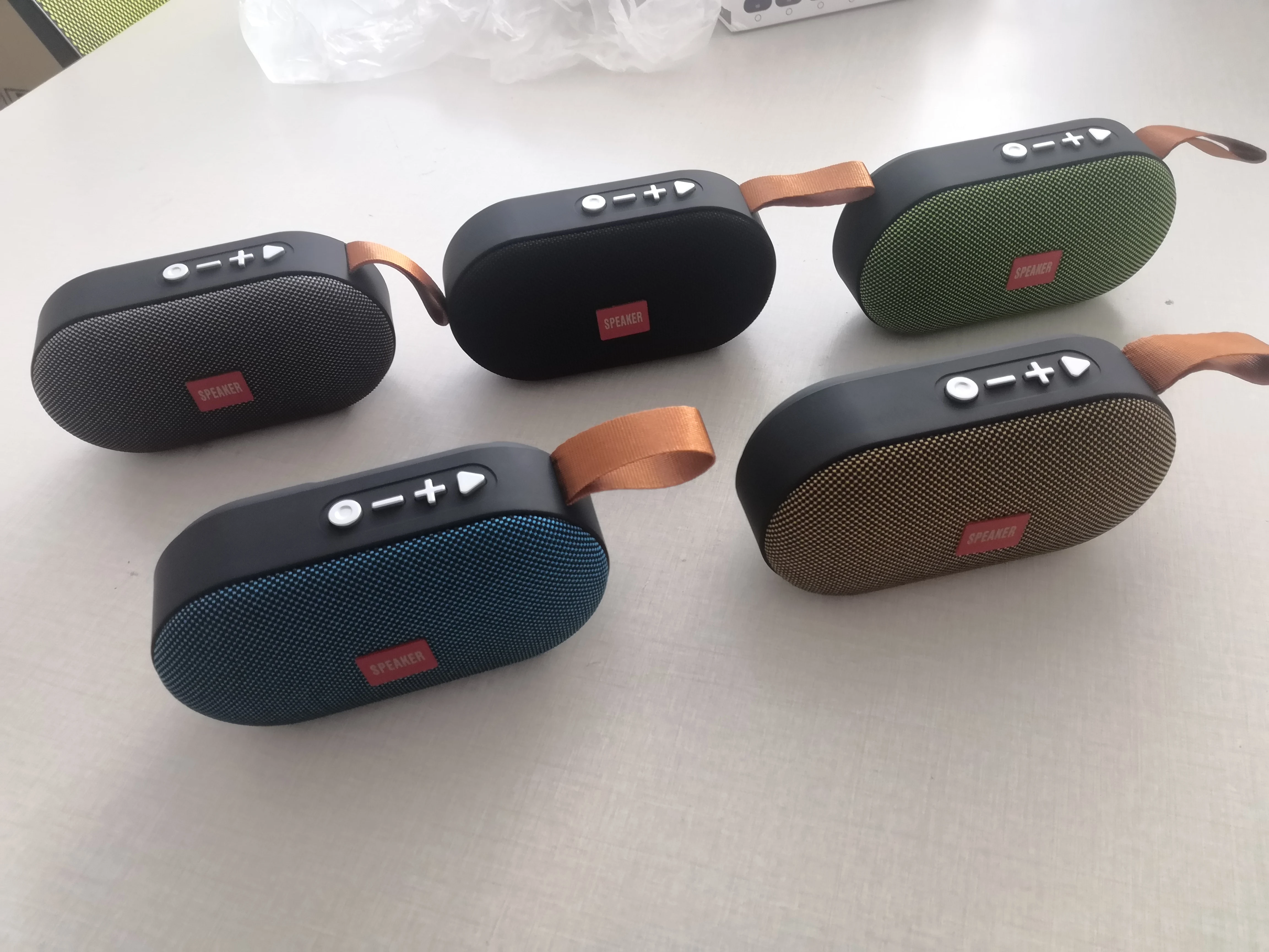 New Lifestyle Products Multi Function Mini Portable Speakers Blue Tooth Wireless Speaker with Power Bank Function