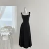Stile lungo nero