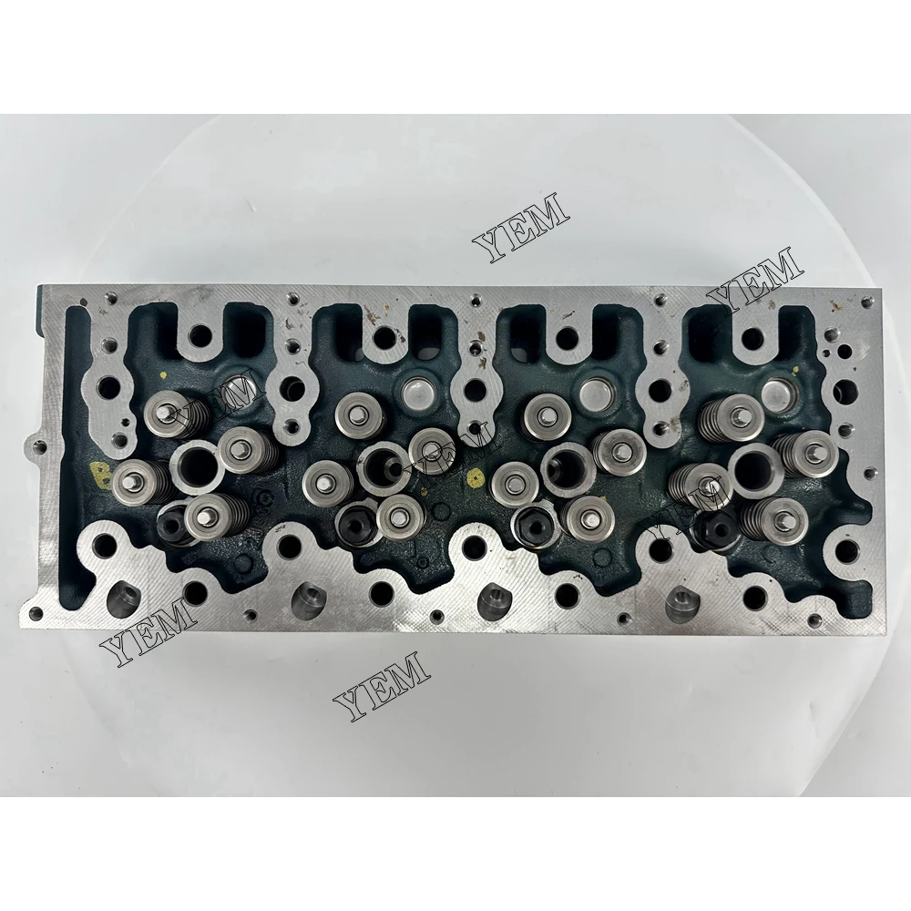 Wholesale Cylinder Head Assy 7030349 for Doosan D24 Forklift Excavator & Skid Loader Engine