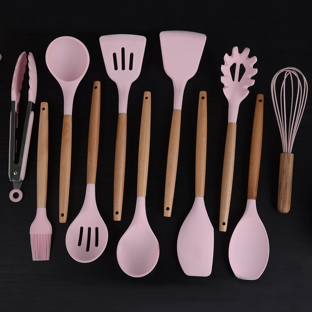 yangjiang high quality 12-piece bamboo handle