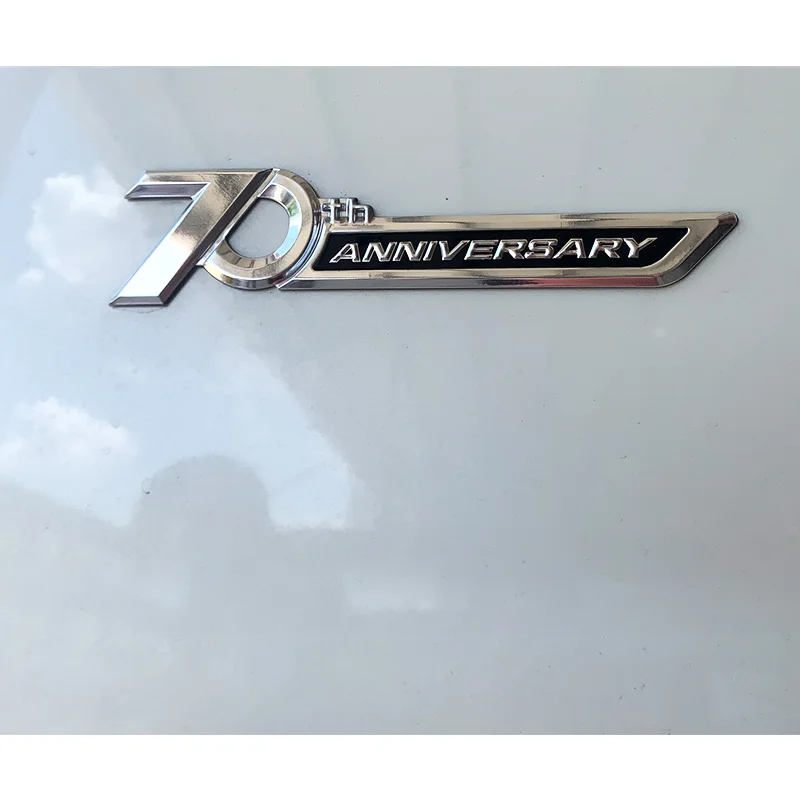 ランドクルーザー300 70周年エディション クロームバッジ 車体ステッカー用