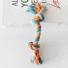 Hilo consistente de 25g y 18cm, color grisáceo anaranjado azulado, tanto por dentro como por fuera.