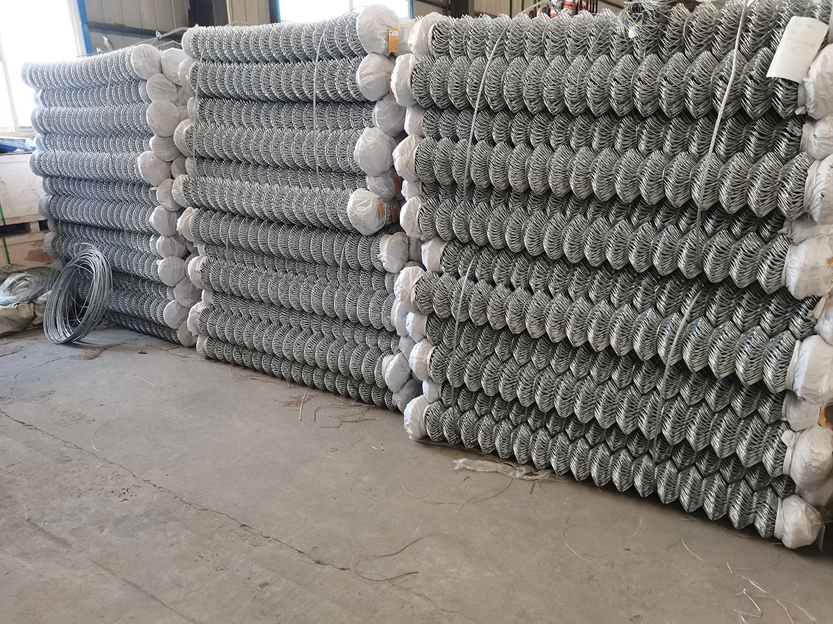 Low Price Galvanized Chain Link Fence Diamond Wire Mesh For Metal Fence