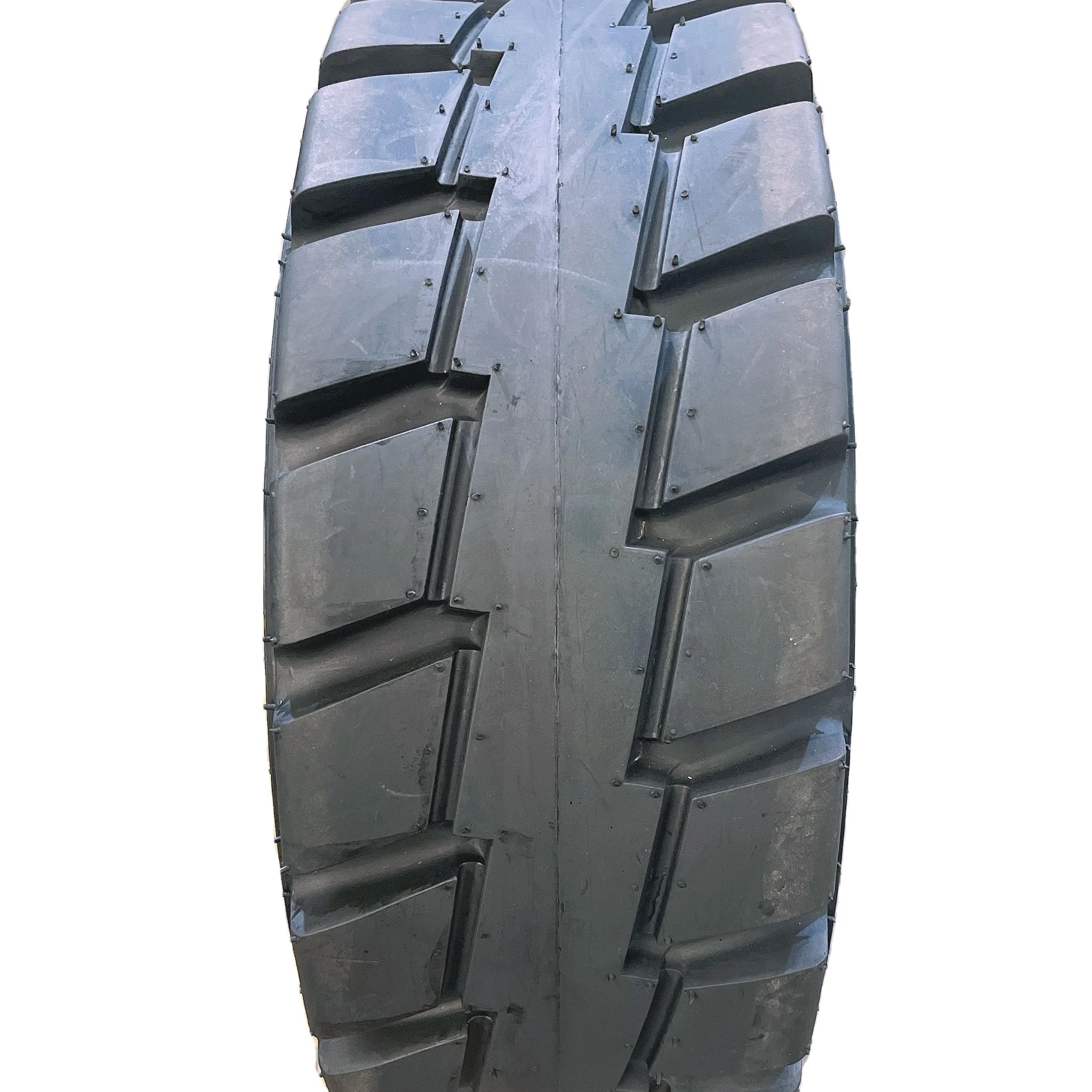 部品番号JLG0258996 JLG E450AJシザーリフトタイヤ240/55D17.5